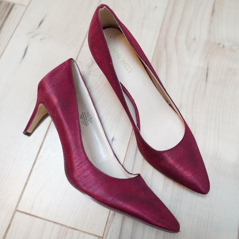 Nine West Red Pointed Toe Pumps Size 7M